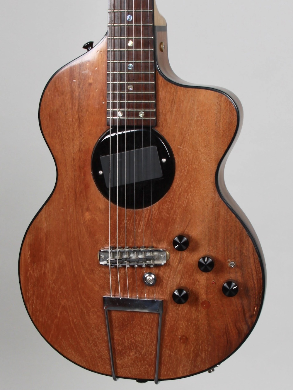 The Circle That Sang: Rick Turner’s Bespoke Model 1 for Lindsey Buckingham